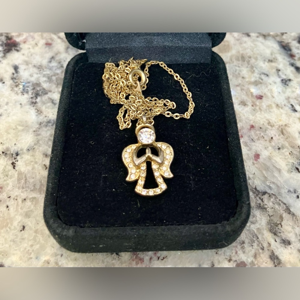 Danbury Mint RHINESTONE PRAYING ANGEL NECKLACE Gold Tone Pendant